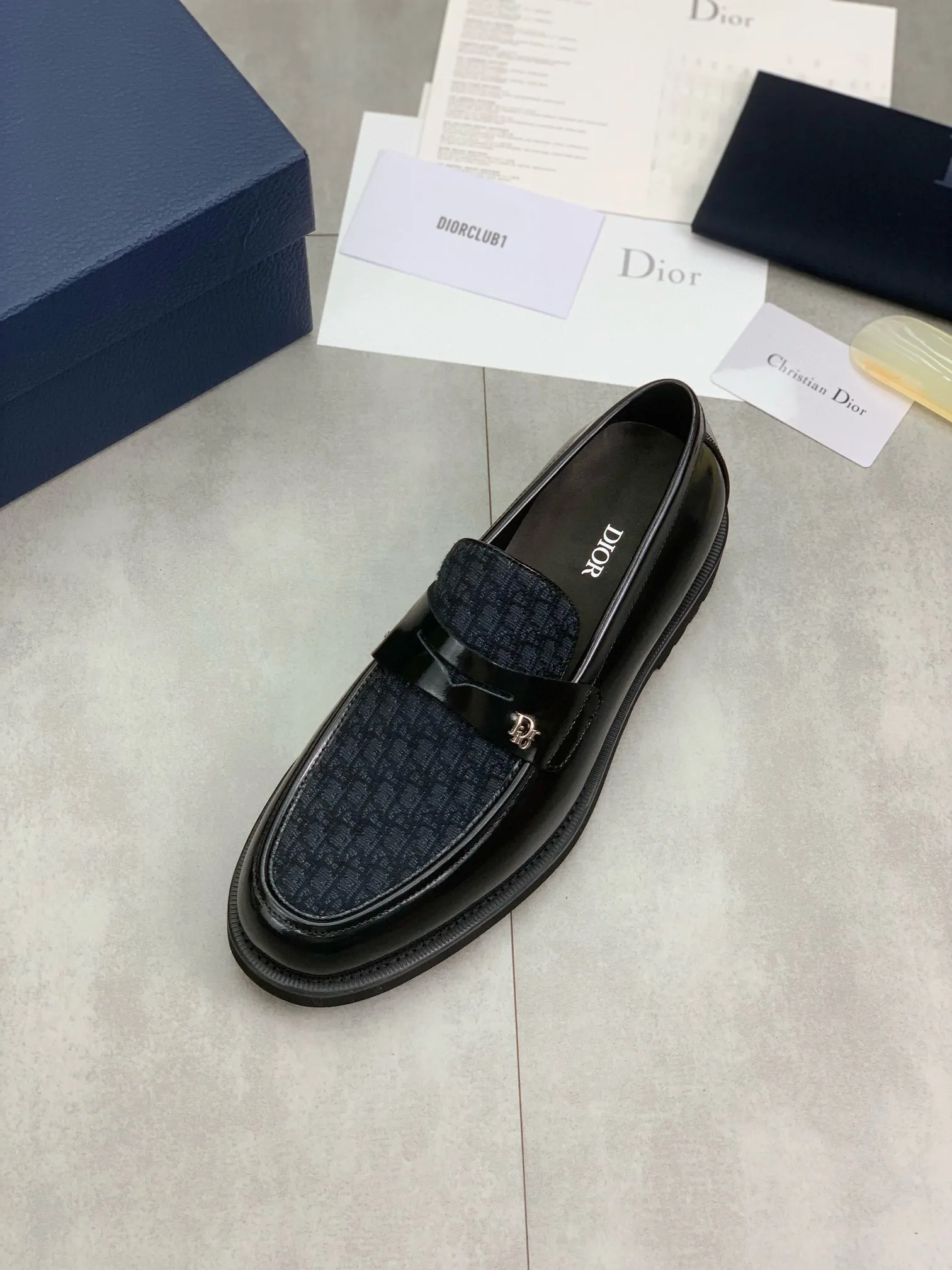 Factory price P860💰Original quality, top version🔱 DIOR——Dior Men's business casual leather shoes, top quality products. 1:1 shipment ⬆️Luxurious and noble👞All imported original brand fabrics, just to create a more comfortable wearing experience, upper: original selected open edge beaded calfskin ➕Top imported water-dyed full cow lining, original light and comfortable foam outsole ✔️Number: 39-44 (38.45 can be customized)